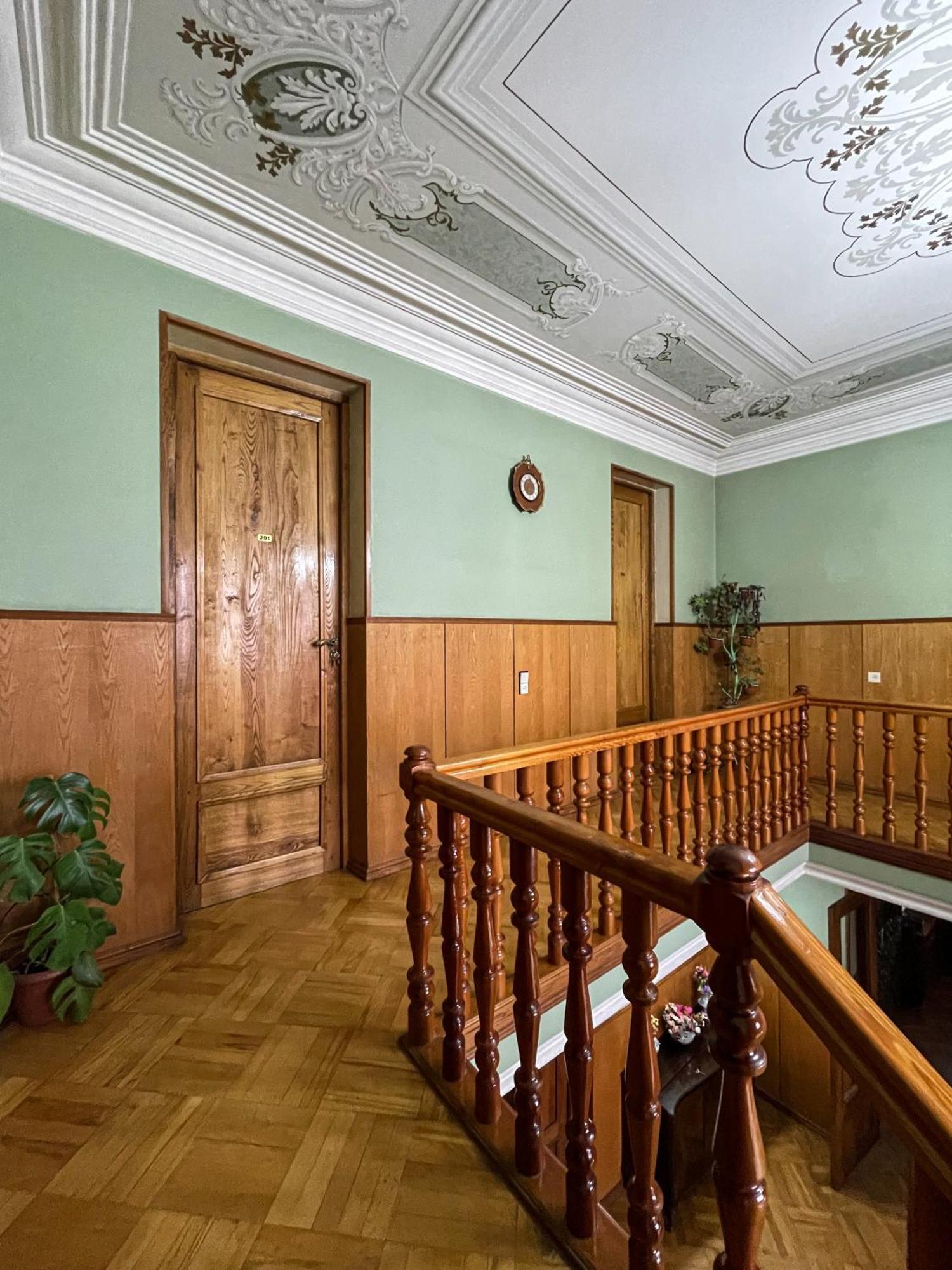 Guest House Top Floor Telavi Exterior photo