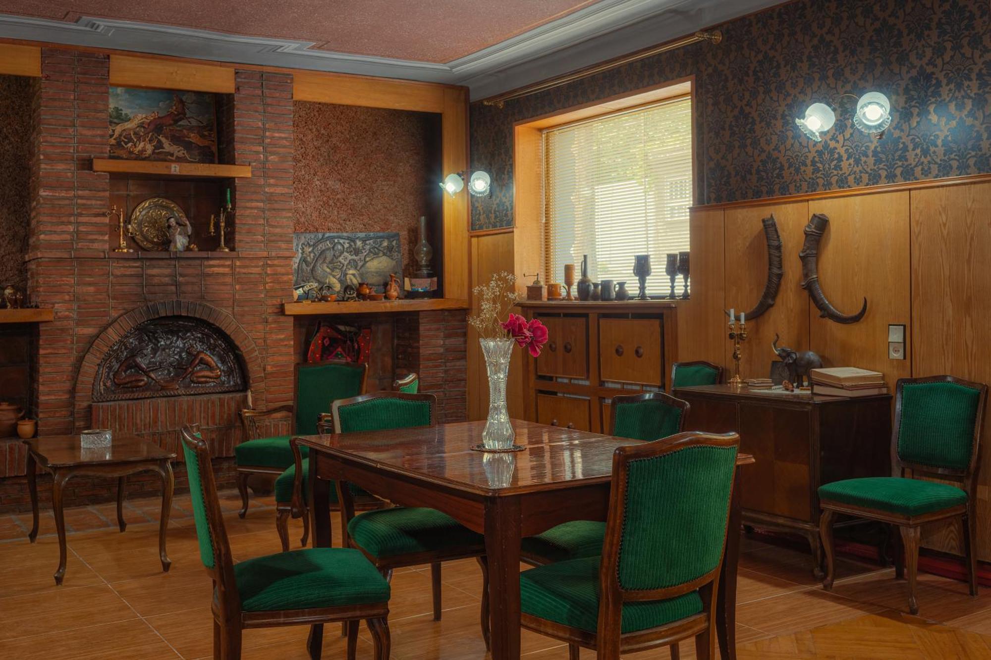 Guest House Top Floor Telavi Exterior photo
