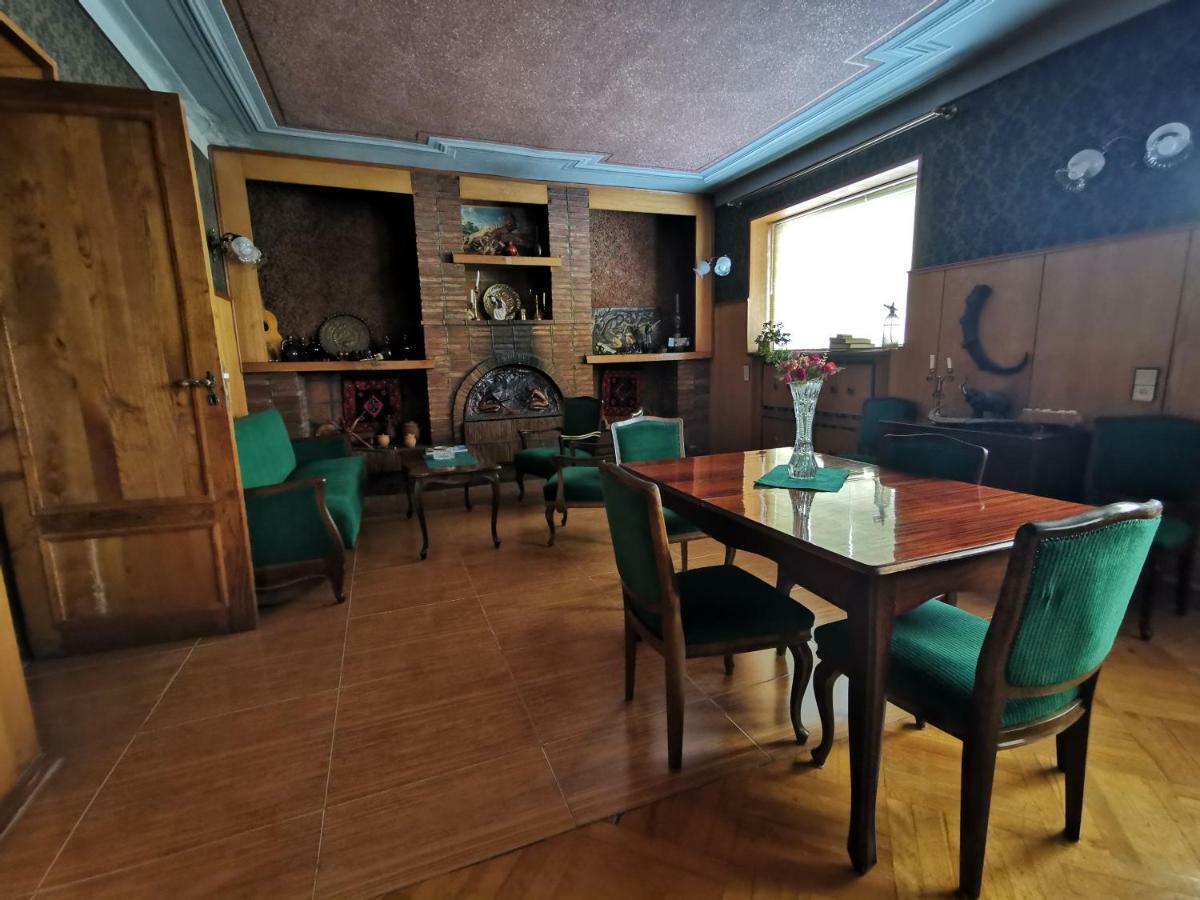 Guest House Top Floor Telavi Exterior photo